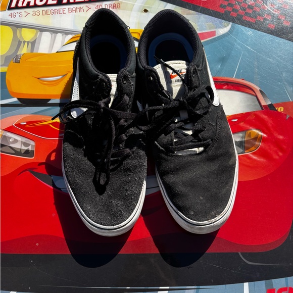 NIKE SB Chron 2 Skate Shoes - Picture 1 of 3